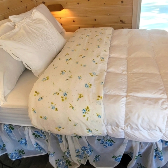 VINTAGE 70's Dbl Flat Sheet, Small Blue Rose Buds w/ Grn, Cot/poly Blend, 1pc - Picture 4 of 12